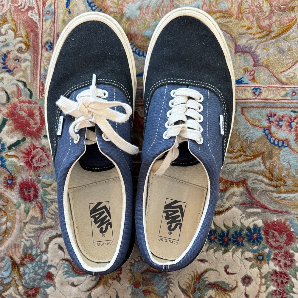 Vans Men's Black and Navy Sneakers